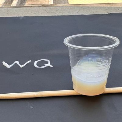 Хорошая цена. Фильмообразующий Низкий запах низкий ВОС Хорошая водостойкость Акриловая эмульсия на водной основе Для картонных коробок и крафт-бумаги онлайн